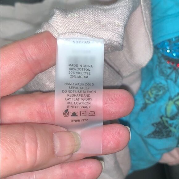 Vince Camuto cold shoulder pink sweater - Picture 7 of 8